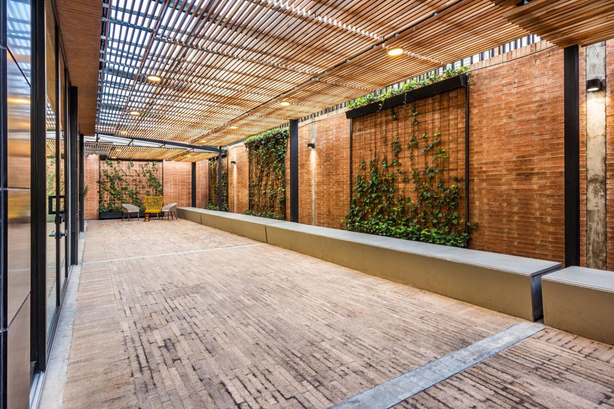 Hotel Nh Collection Bogota Terra 100 Royal Extérieur photo The courtyard at the National Museum of the United States Army