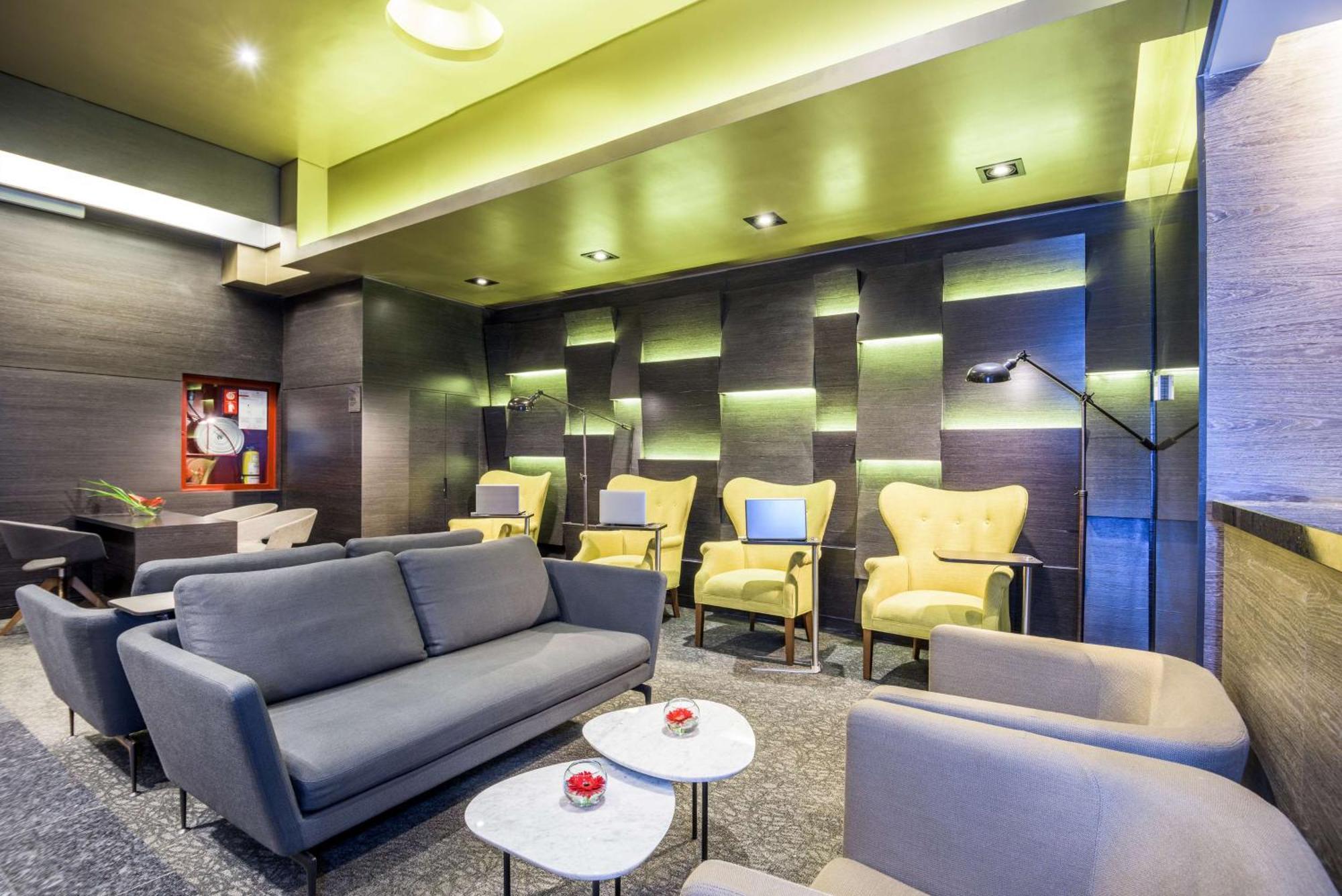 Hotel Nh Collection Bogota Terra 100 Royal Extérieur photo The lounge at the airport